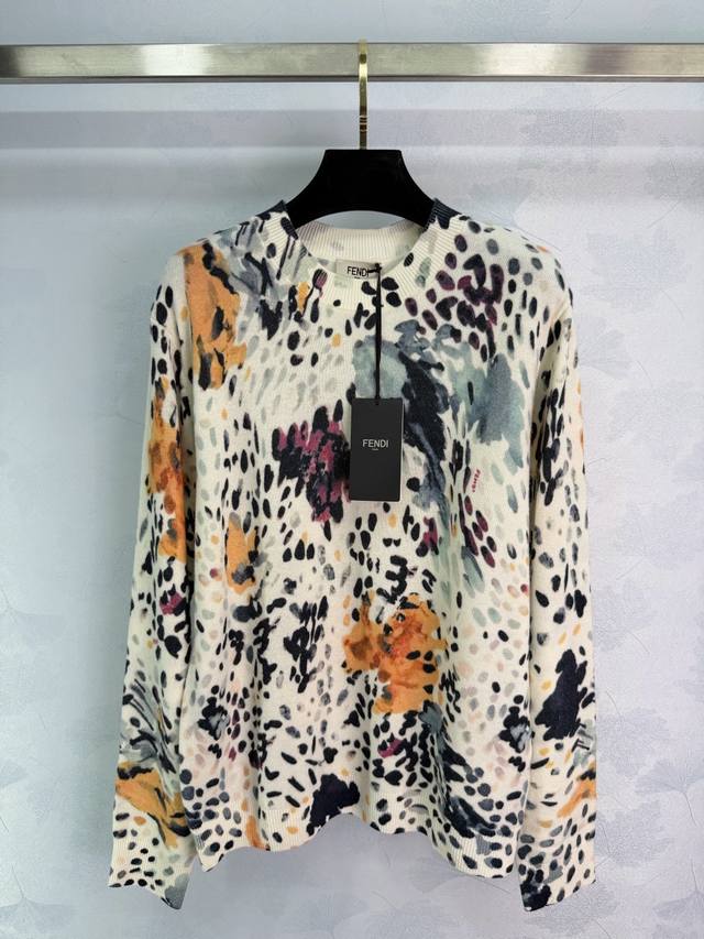 Fe*25 Autumn/Winter New Colorful Printed Knit Sweater. The off-white base is acc