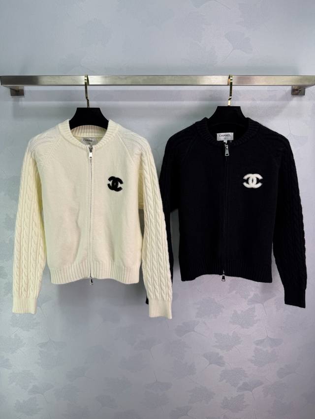 Ch* 2025 Autumn/Winter New Crew Neck Zipper Knit Cardigan! Made with custom wool