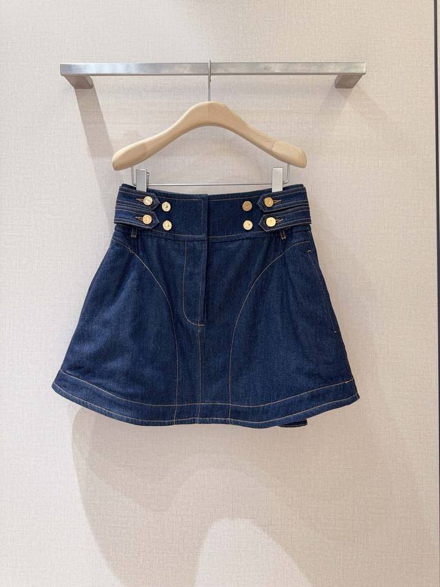 Z*I*M*M New Arrival Recommendation: Made of dark blue washed denim, this high-wa