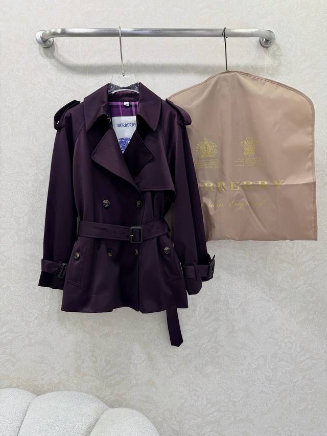 Burbrrr*25 New Short Satin Trench Coat, no dust bag included. Stylish and sophis