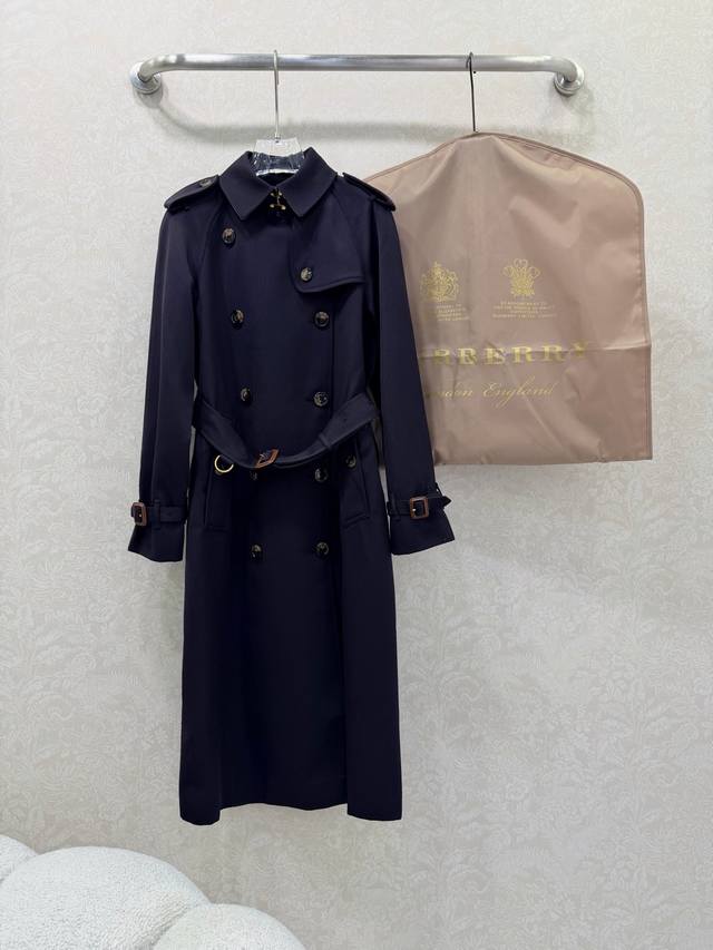Burber*Y New arrivals of the brand new dropped-shoulder Kensington long trench c