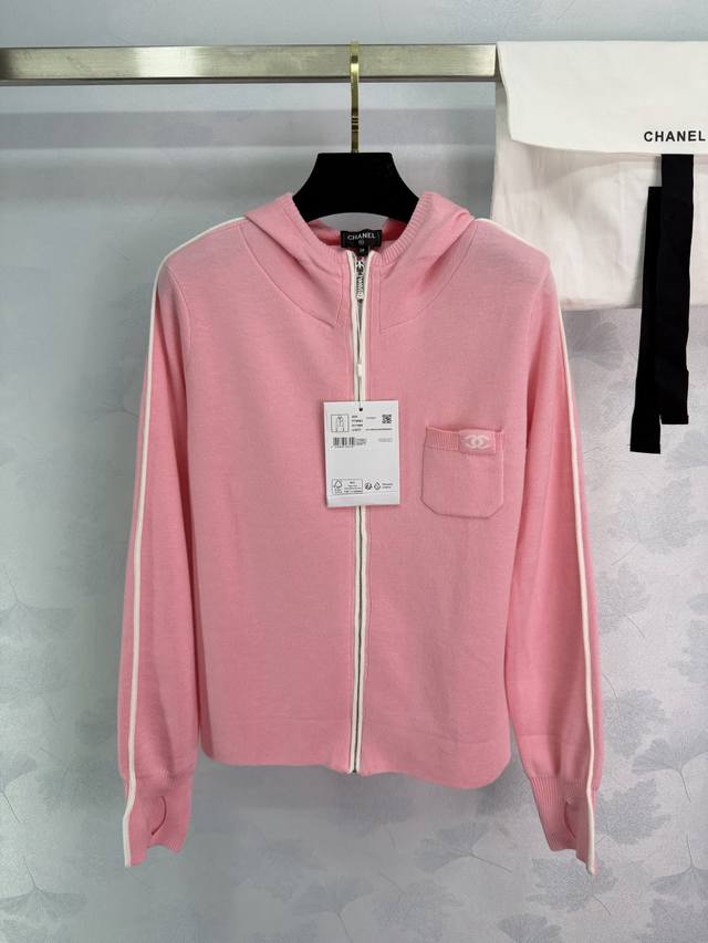 Ch*25 Autumn/Winter New Zipper Knit Cardigan. Soft knit fabric, hooded design wi