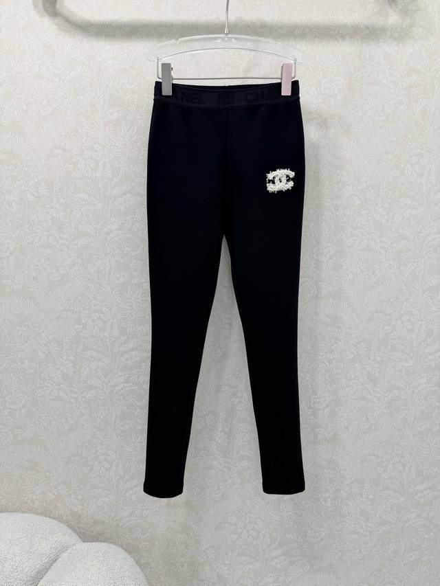 Chan*L 25 New Style Tight-Fitting Leggings/Shark Pants. The waistband features a