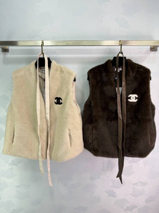 Ch* 2025 Autumn/Winter New Mink Fur V-Neck Knitted Vest! Custom-made imported fl