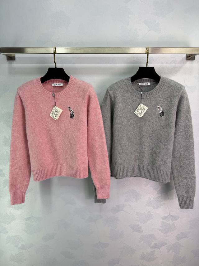 Loew*2025 Autumn/Winter Round Neck Knit Pullover Sweater! Made with custom wool