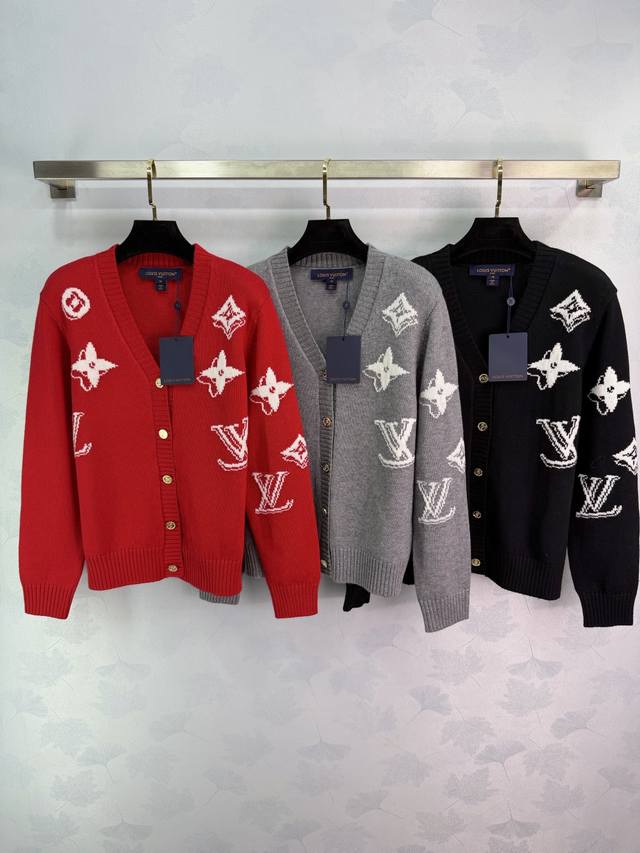 Lou*25 Autumn/Winter New Monogram Knit Cardigan. Classic monogram pattern, highl