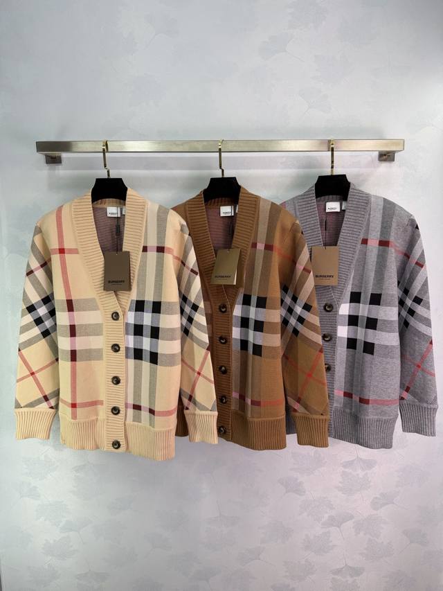 Bu*25 Autumn/Winter New Classic Plaid Knit Cardigan, made of Merino wool, soft a