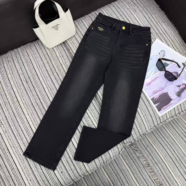 Highly recommend the 2025 early autumn/winter collection Pra* new pencil jeans.