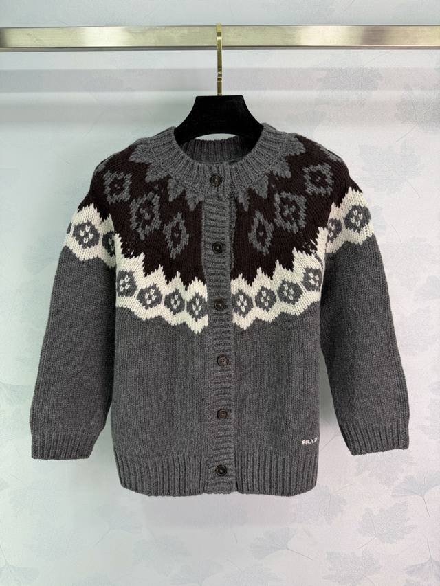 pr*25 Autumn/Winter New Fair Isle Style Knit Cardigan, made from a high-quality