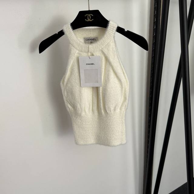 Style No. 20257858 Chanel* New Chanel Logo Brooch, Faux Mink Fleece Padded Halt