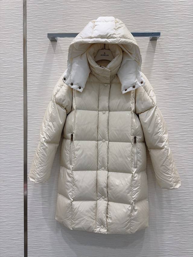 Moncle*2025Fw Long down jacket with excellent overall warmth. Unique design, cas