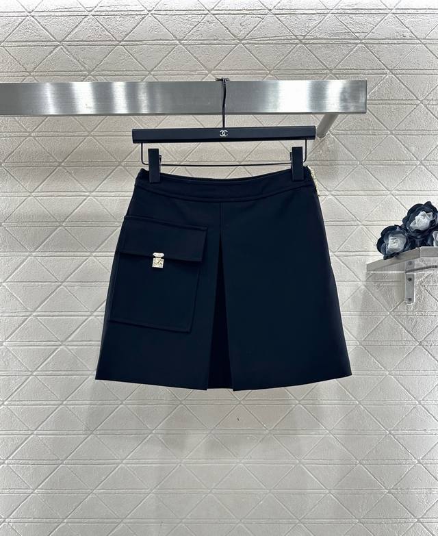 Louis Vuitto*2025 New Arrival Zippered Leather Collar Jacket and Skirt Set Custo