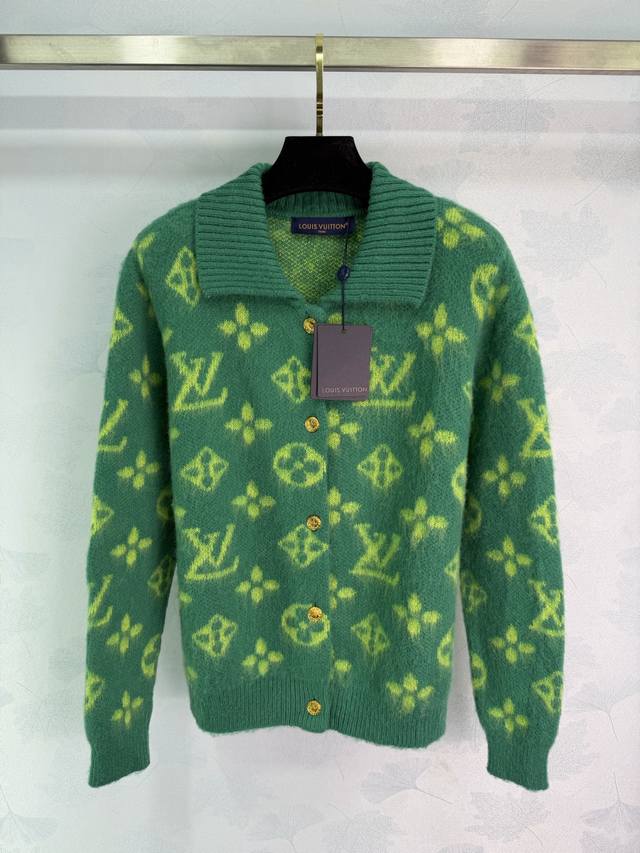Lou *25 Autumn/Winter New Green Floral Knit Cardigan. Made of thick and warm moh