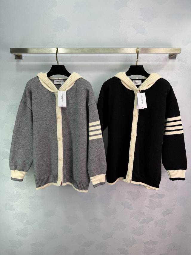 Tb*25 Autumn/Winter New College Style Color-Blocked Knit Cardigan. The sleeves a