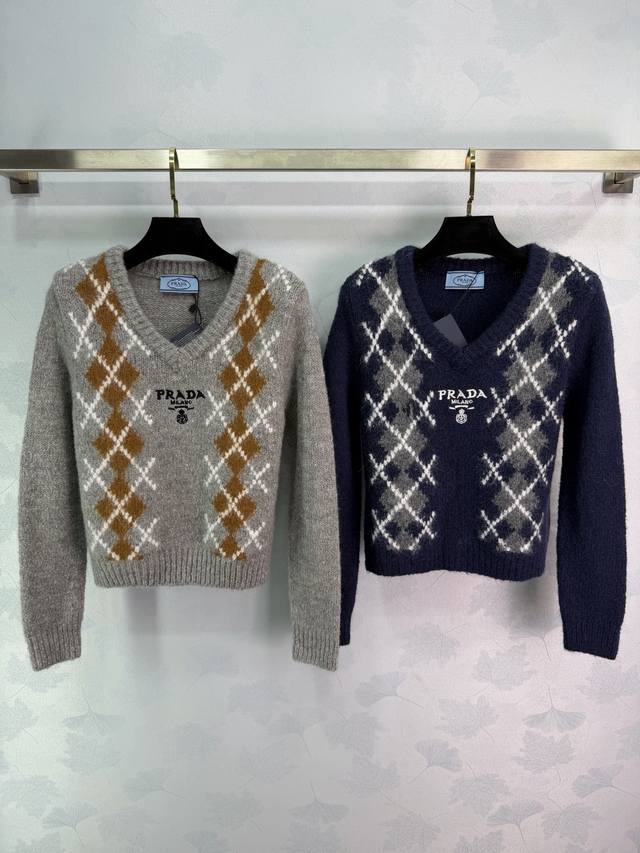 prad* 2025 Autumn/Winter New Arrival: Diamond Pattern Knit Long-Sleeve V-Neck Pu