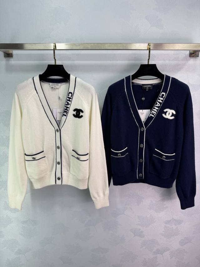 Chane*2025 Autumn/Winter New Letter V-Neck Knit Cardigan. Custom-made Yb wool ya