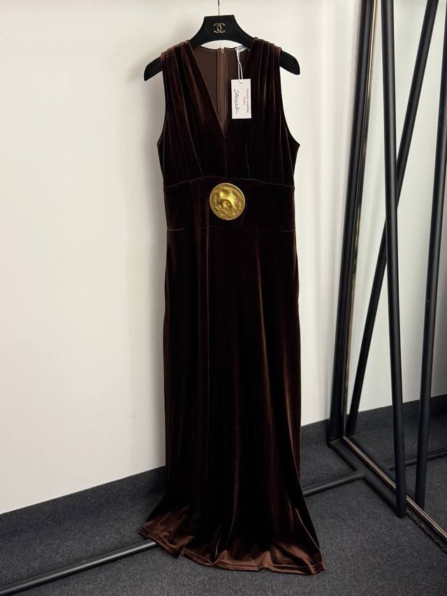 Style No. 20257821 Schiaparelli *New Metallic Disc Decorated V-Neck Sleeveless