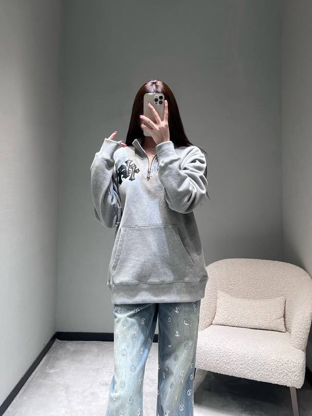 Chrom*He*Rts Autumn/Winter Collection Half-Zip Stand Collar Sweatshirt: A must-h