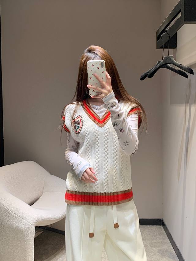 Chan*L 26C High-End Handcrafted Collection New White Preppy V-Neck Knitted Vest