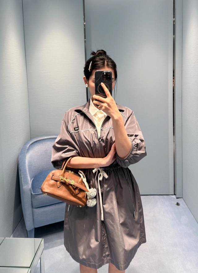 Miumi* 26Ss Spring/Summer New Style Micro-Label Stand Collar Half Zipper Dress |