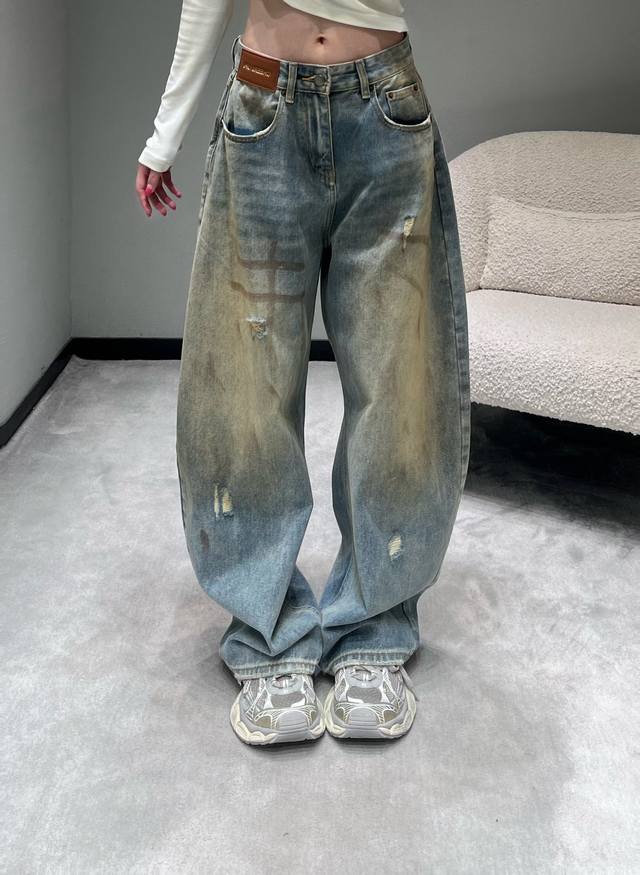 2025Fw Autumn/Winter New Arrival Distressed Denim Pants: Featuring a distressed