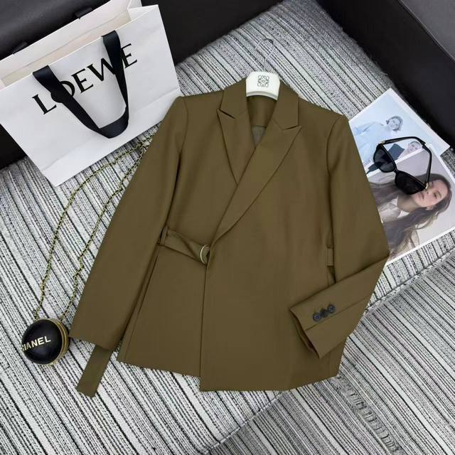 Highly recommend the 2026 Early Spring Collection Loe* New Lace-up Blazer, avai