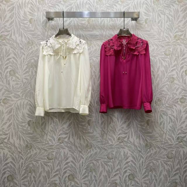 Va2026 Sp Premium Silk Shirt. This shirt features a delicate lace lapel and tie