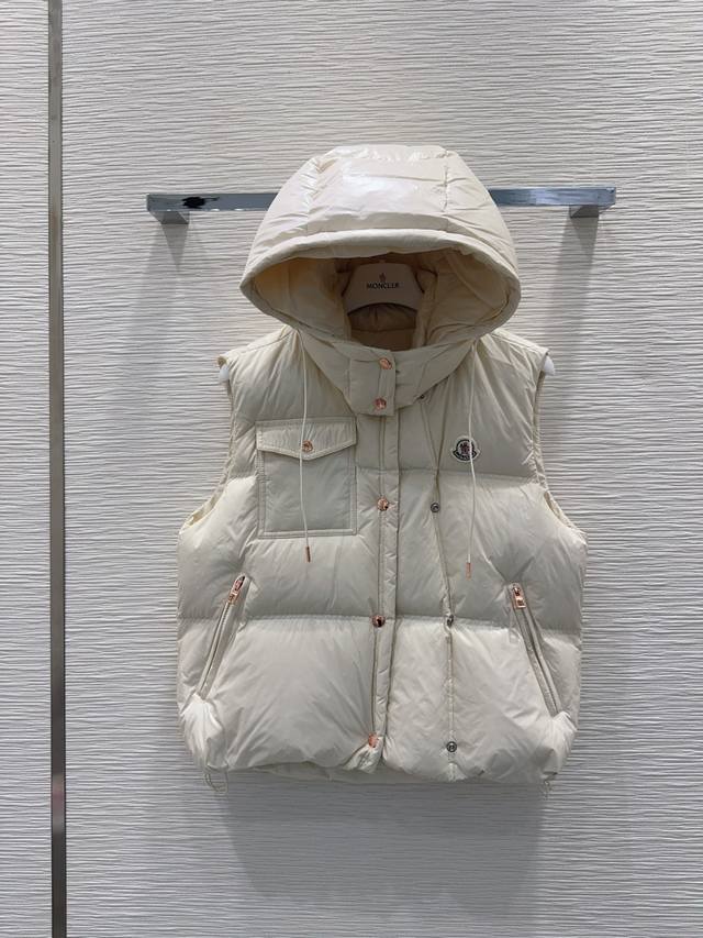 Moncle*2025Fw New down vest with excellent overall warmth. Unique design, casual