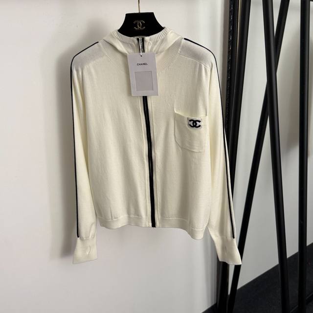 Style No. 20257664 Chanel* New Small Logo Single Pocket Long-Sleeve Hooded Knit