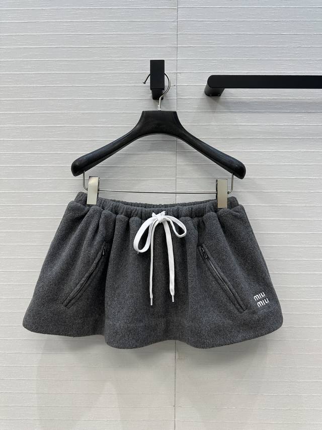 Exclusive first release, original quality, Miu-style girly Grey-inspired outfit!