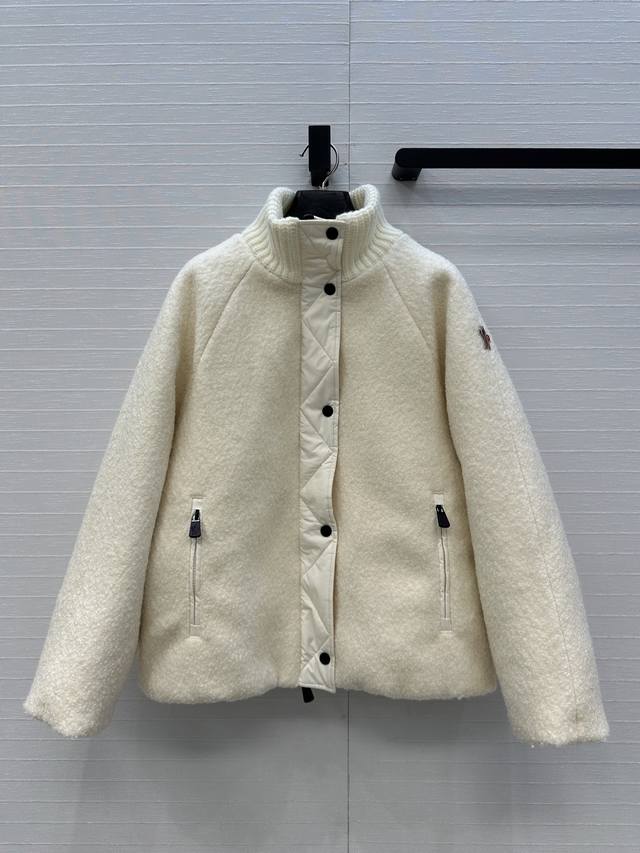 Highly recommend Mo's new Ayles ski series lamb wool down jacket. Chunky knit,