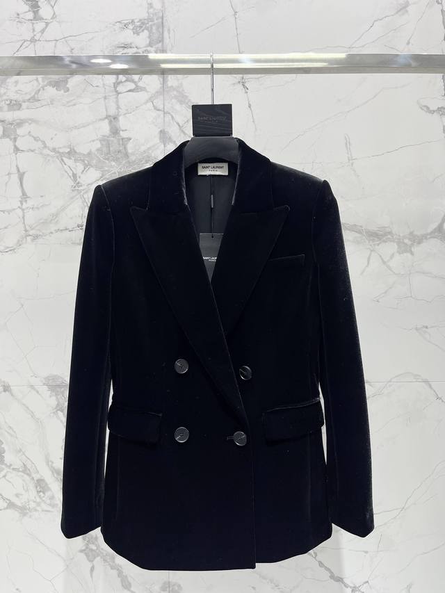 Saint Laurent New High-End Hepburn-Style Velvet Suit Saint Laurent has always b