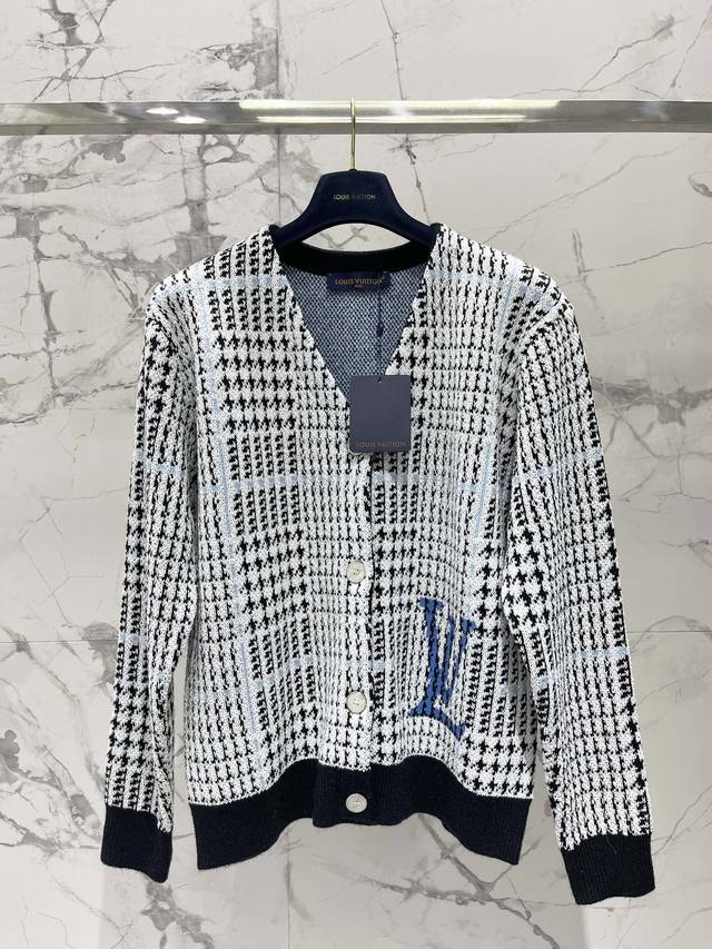 Louis Vuitton Intarsia Letter Color-Blocked Check Wool Cardigan A check cardiga