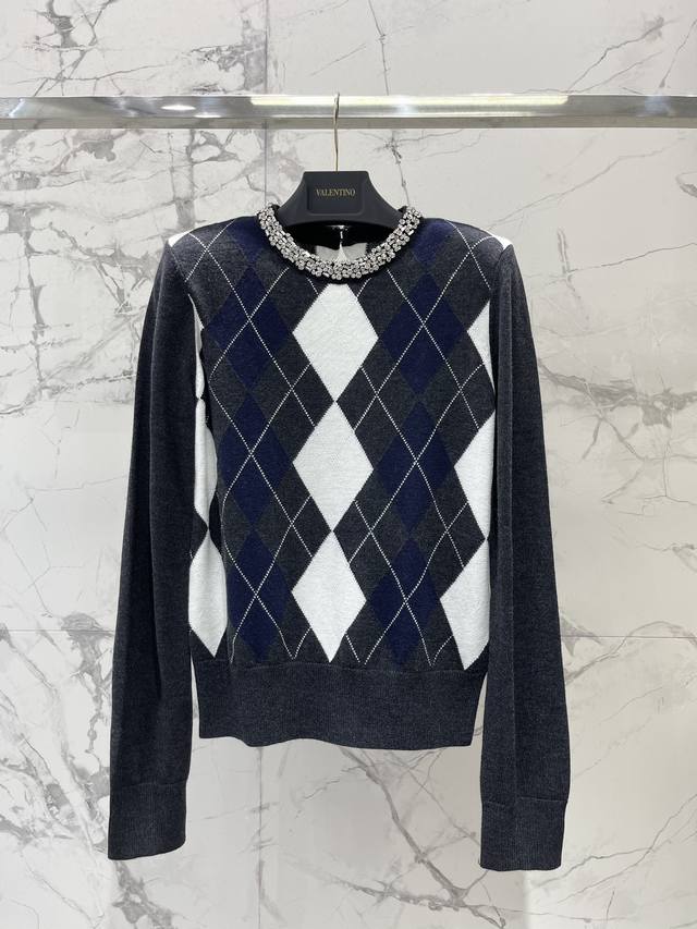 Sp Retro Diamond Pattern Wool Sweater with Rhinestones A perfect blend of "Ameri