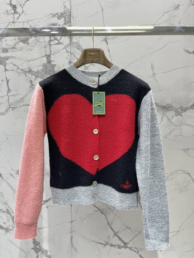 Vivienne Westwood Retro Heart Print Knit Cardigan This cardigan perfectly captu