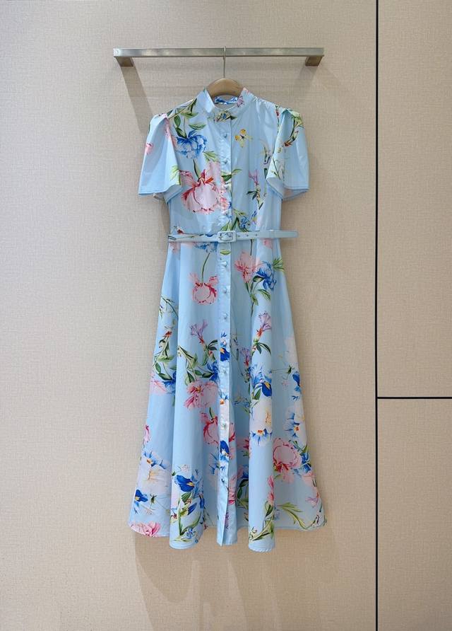 Leo Li*N New Dress Recommendation: A light sky-blue dress with an all-over flora
