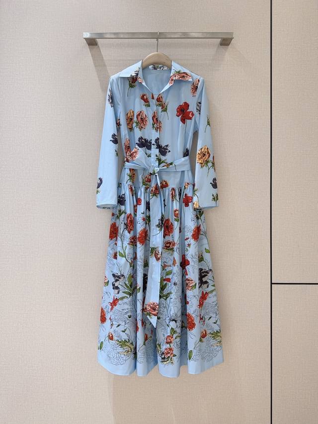 Cara Cara's New Dress Recommendation: A light sky-blue dress with an all-over f