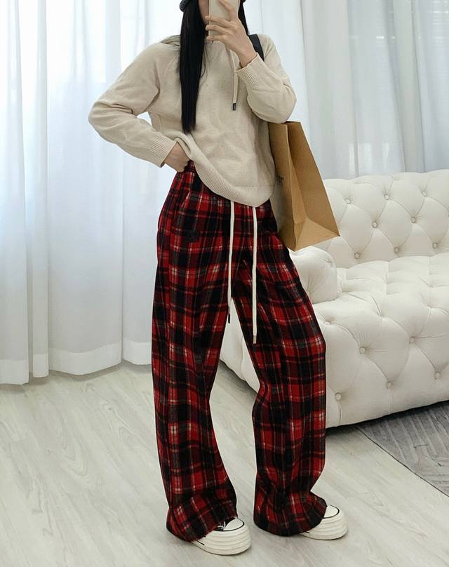 Miu25 Autumn/Winter New Plaid Pants Selected high-quality plaid fabric, with exc