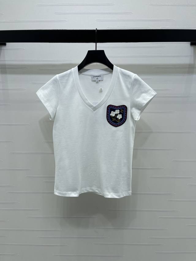 New Arrival! High-Quality Original Chane* 2026 Early Spring Collection! V-Neck