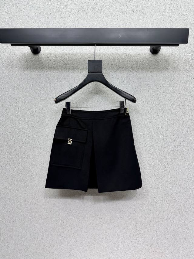 L's series of short skirts, high-density fashionable sporty style, every everyda