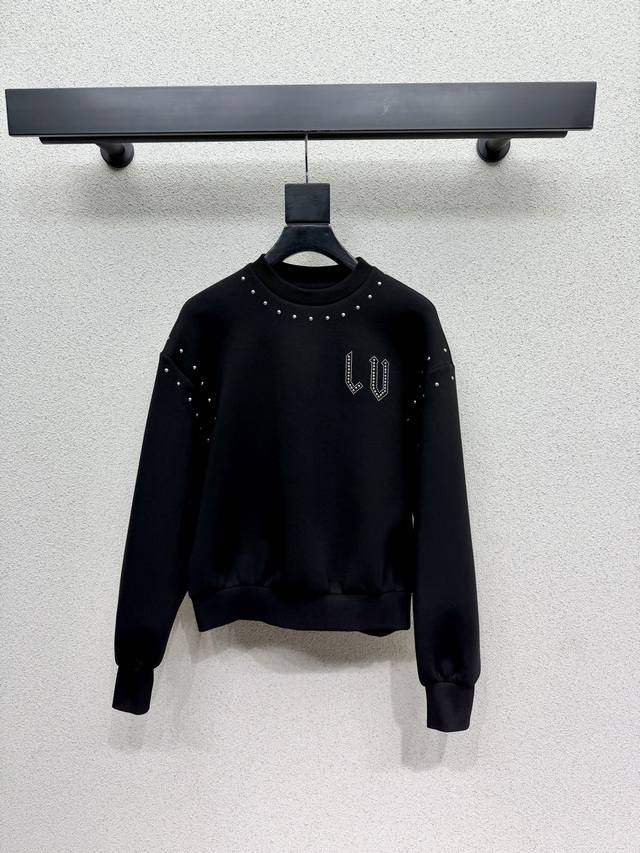L's series of hoodies features a high-density, fashionable, and sporty style. Ev