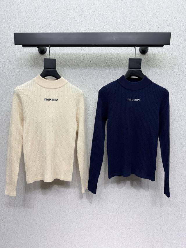 Miu's knitted wool top boasts a delicate and soft texture, a classic and youthfu