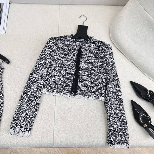 Recommended outfit: Bal 25Ss Autumn/Winter Newest French Black and White Tweed
