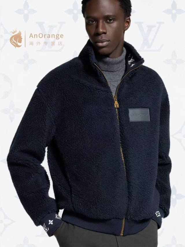 Louis Vuitto 2025 New Retro Chic Logo Embroidered Leather Patch Decoration Men's