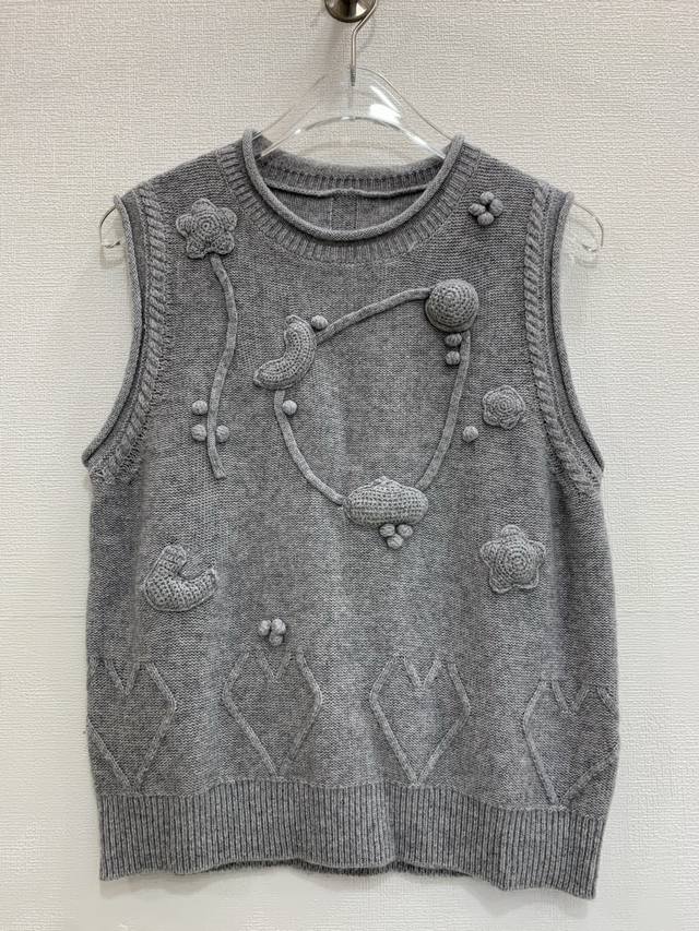 He Sui's same style soft pure cashmere knit vest Sizes: S, M, L M: Bust 88+ Len
