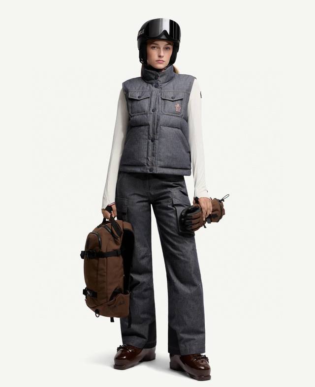 Mon* 2025 Autumn/Winter New Arrival. Stand-up collar denim down vest. A youthful