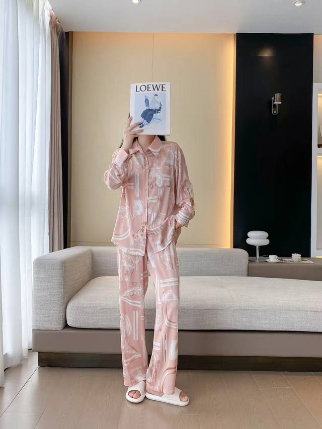 Hermes New Arrival Pajama Set, 50 Pieces, Long Sleeves, Original Quality, Classi