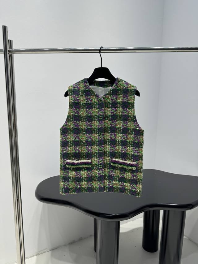 Chanel 25 New Sequin Tweed Vest Custom Tweed Fabric Custom-Woven and Dyed Yarn