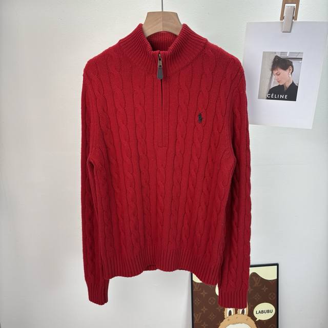 Red: This color is relatively more vibrant and distinctive. It's not a flamboya