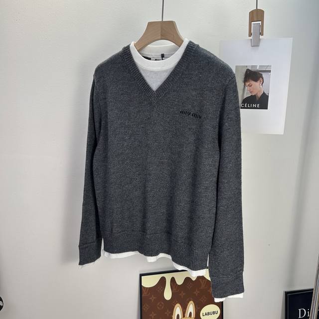 V-neck faux two-piece knit sweater Miao's latest collection~ Faux two-piece desi